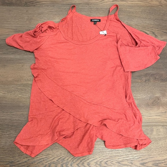 Express NWT coral off the shoulder top - Picture 1 of 6